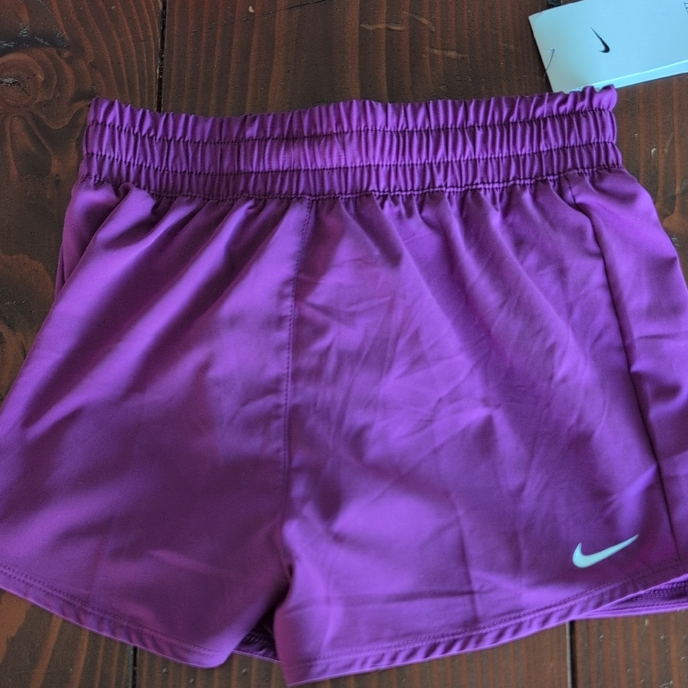 Nike Girls Dri-Fit Nike One size medium loose fit
